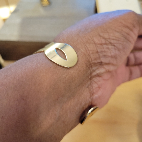 Sarah Coventry Swirly Cuff Bracelet • Shown On 6.5 Inch Wrist - Picture 4 of 6